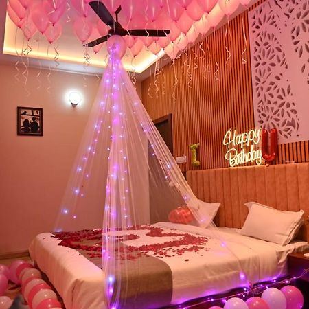 The Apple Tree Hotel Индаур Экстерьер фото