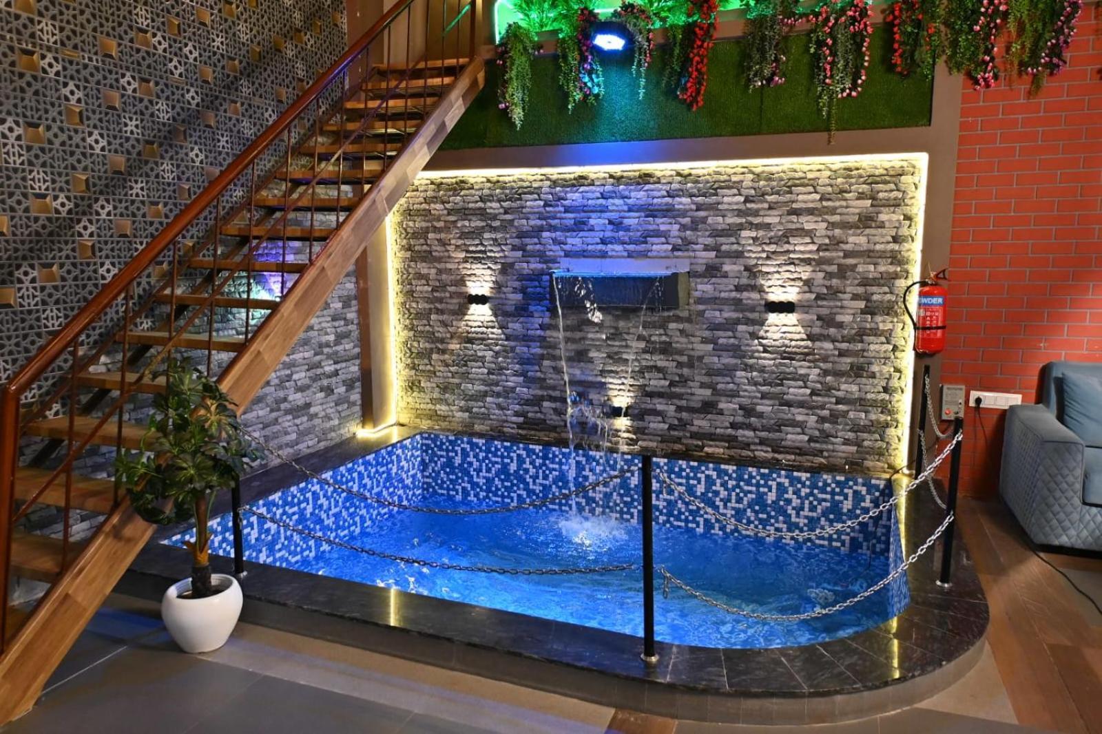 The Apple Tree Hotel Индаур Экстерьер фото